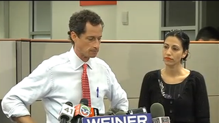 Illustration for article titled Anthony Weiner and Huma Abedin Make Faces